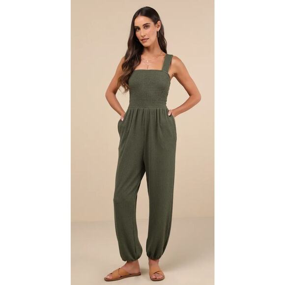 NWT Lulus Social Calendar Olive Green Crinkled Rib Knit Jogger Jumpsuit - Picture 1 of 8